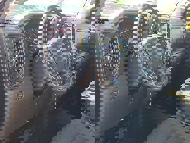 Used 2020 Chevrolet Silverado 1500 Custom w/ Custom Value Package image 9