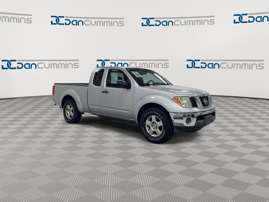 Used 2007 Nissan Frontier SE w/ SE Value Truck Pkg RWD image 2