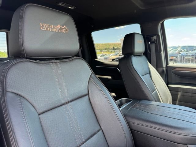 Used 2024 Chevrolet Silverado 1500 High Country w/ Technology Package AWD/4WD image 21