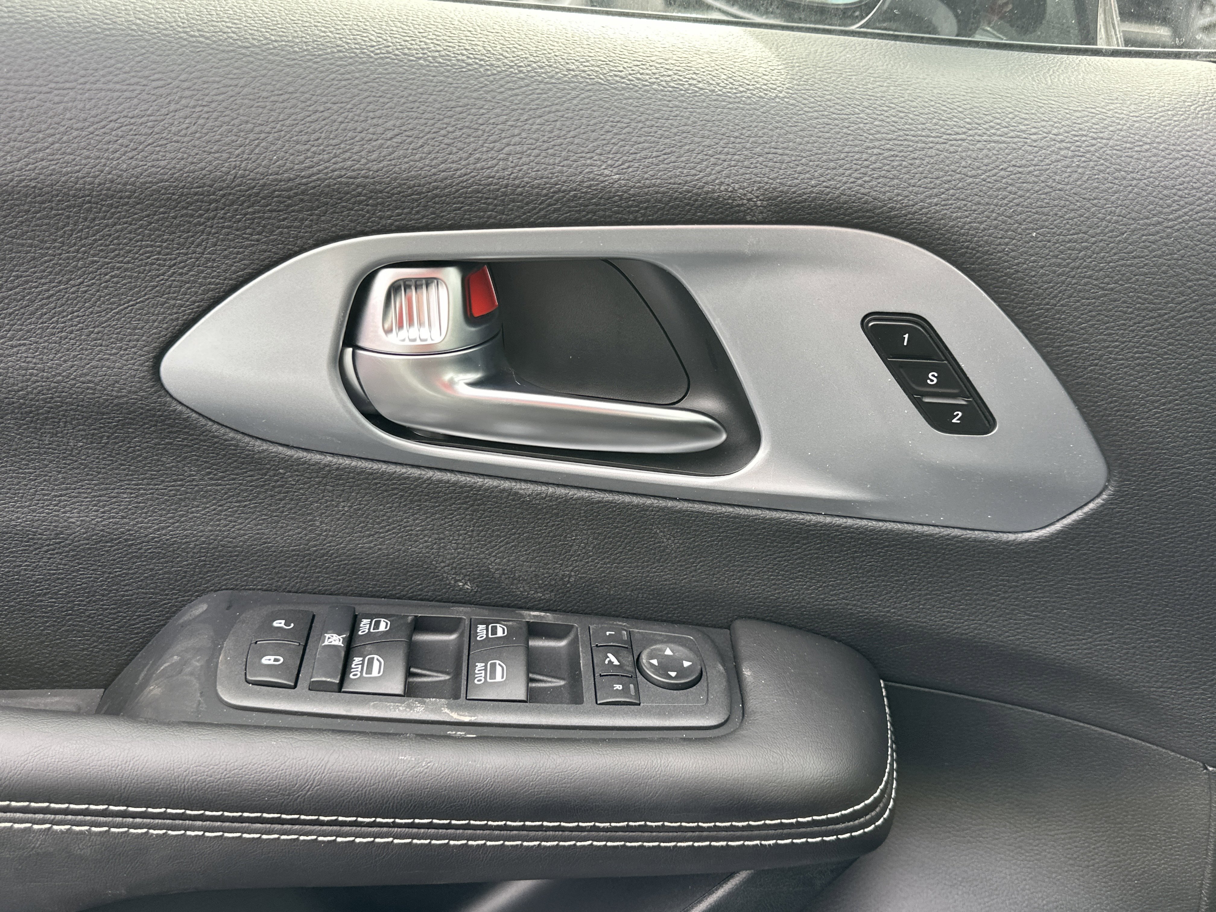 New 2026 Chrysler Pacifica Limited w/ S Appearance Package FWD image 14
