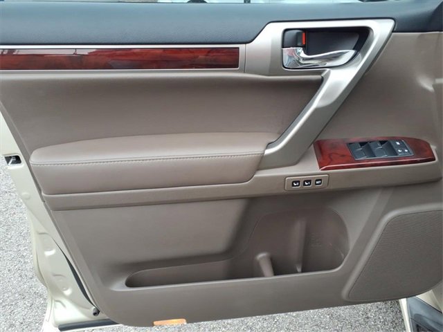 Used 2010 Lexus GX 460 image 12