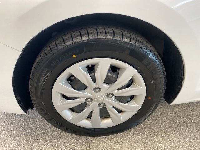 Used 2022 Hyundai Accent SE FWD image 9