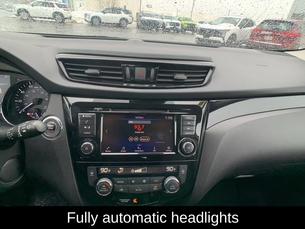 Used 2022 Nissan Rogue Sport SV w/ Technology Package AWD/4WD image 19