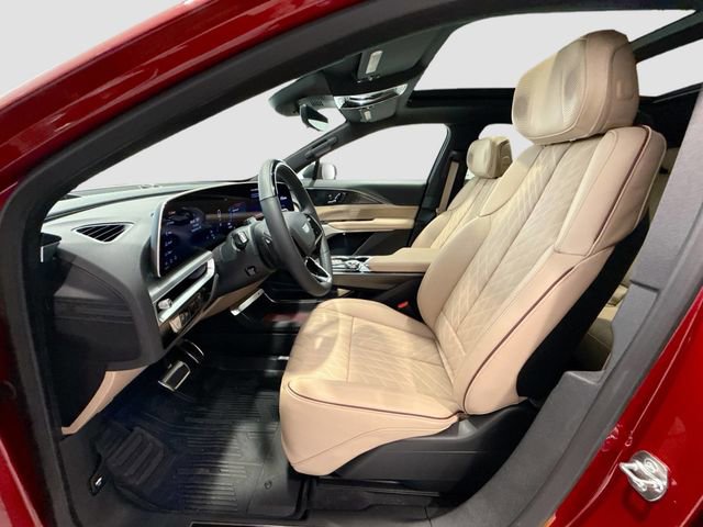 New 2025 Cadillac Lyriq Luxury w/ Nappa Leather Package image 19