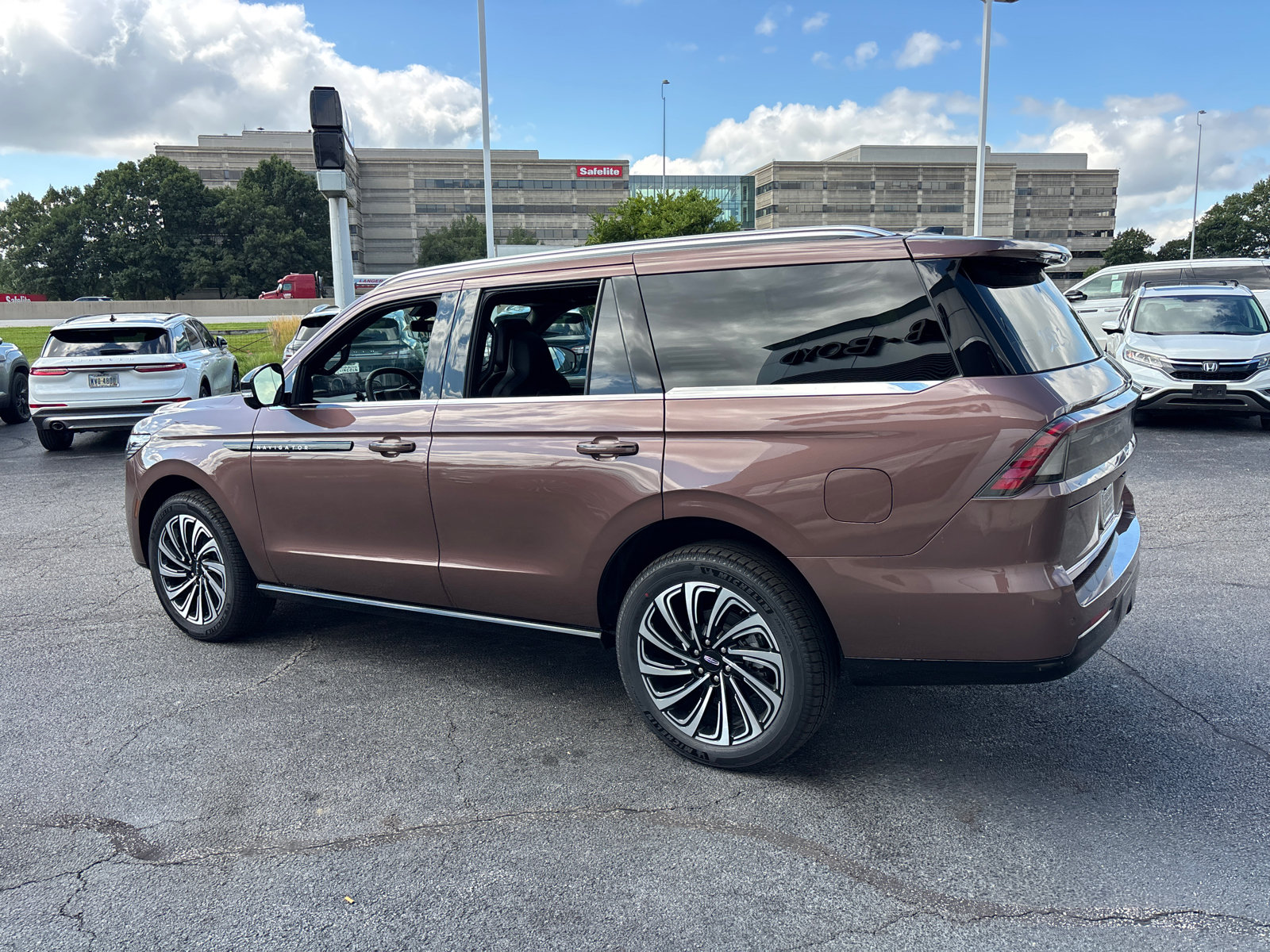 New 2027 Lincoln Navigator Black Label AWD/4WD image 5