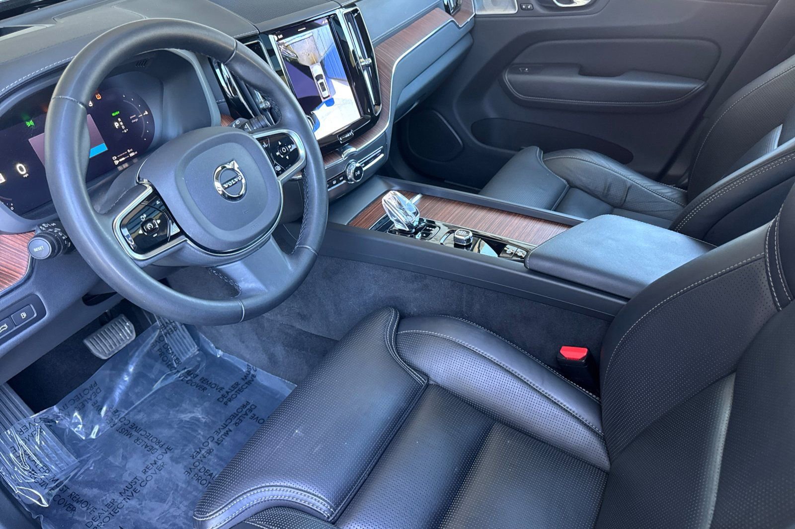 Certified 2023 Volvo XC60 T8 Ultimate image 14