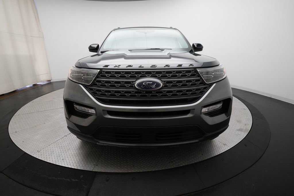 Used 2023 Ford Explorer XLT w/ Equipment Group 202A AWD/4WD image 11