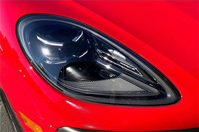 Used 2025 Porsche Macan image 18