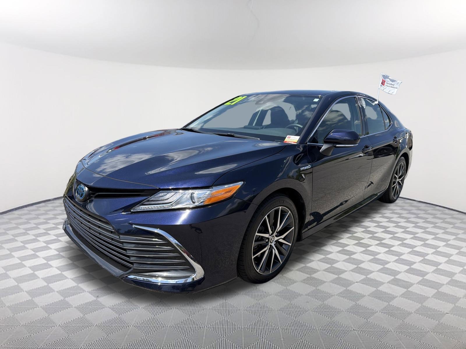 Certified 2021 Toyota Camry XLE image 3