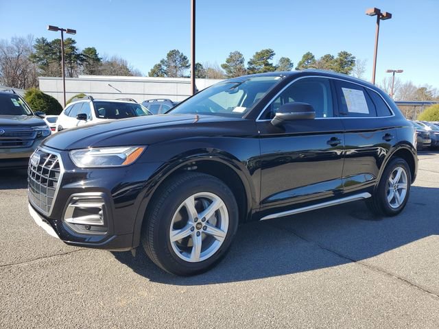 Used 2024 Audi Q5 2.0T Premium w/ Convenience Package image 3