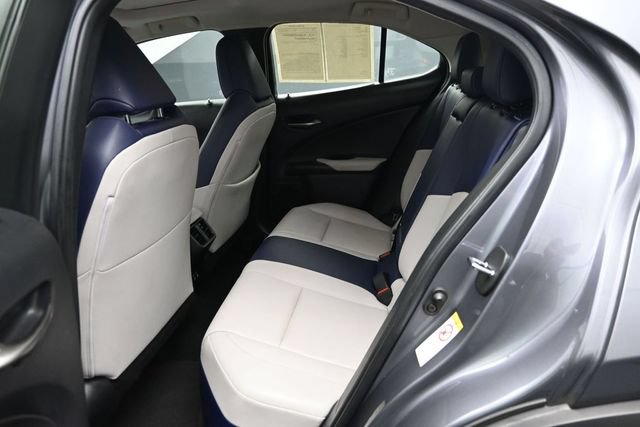 Used 2019 Lexus UX 200 w/ Premium Package FWD image 13