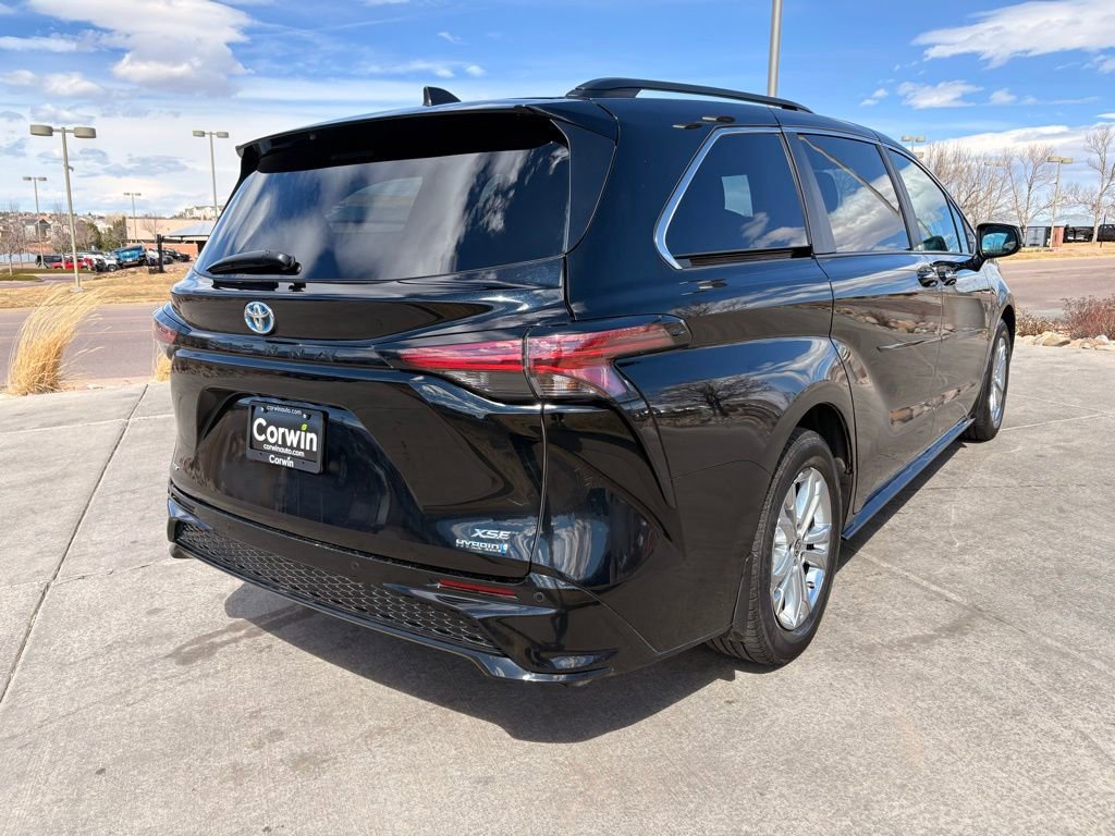 Used 2023 Toyota Sienna XSE AWD/4WD image 9