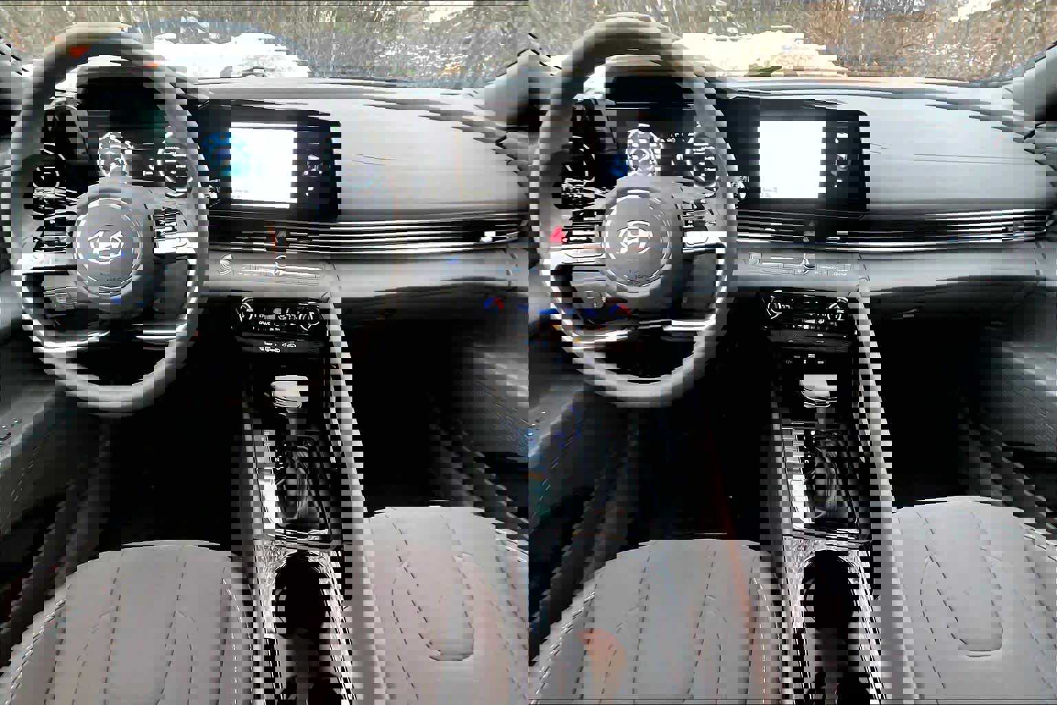 Used 2024 Hyundai Elantra Blue image 14