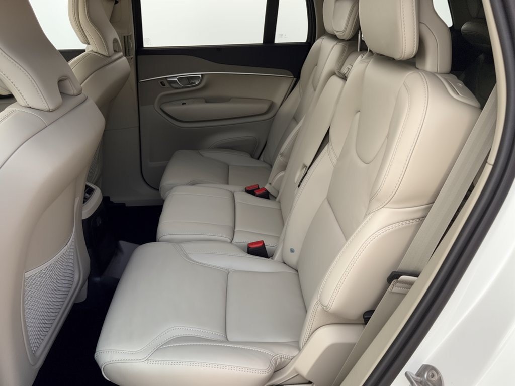 Certified 2025 Volvo XC90 T8 Ultra w/ Protection Package Premier AWD/4WD image 25