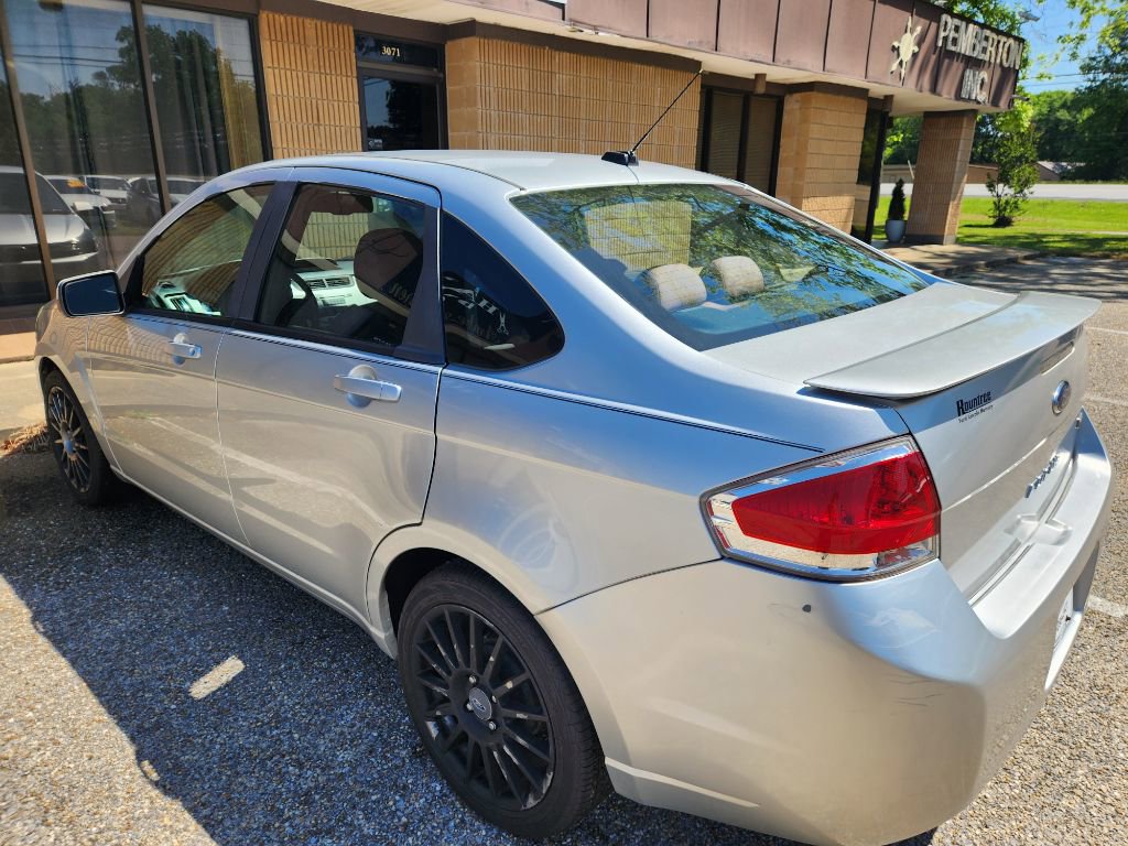 Used 2010 Ford Focus SES FWD image 5
