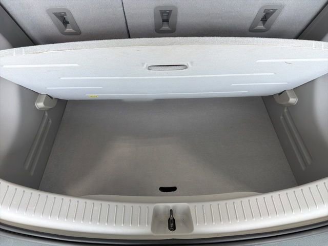 Used 2020 Chevrolet Bolt Premier w/ Infotainment Package image 29