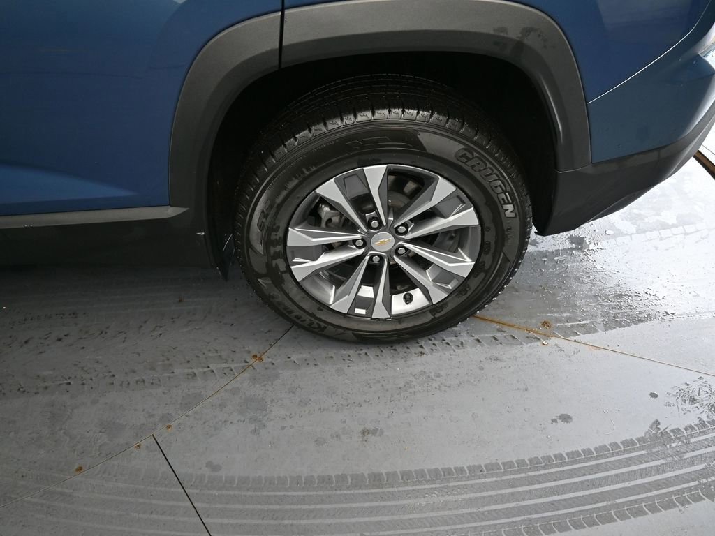 Used 2025 Chevrolet Equinox LT AWD/4WD image 18