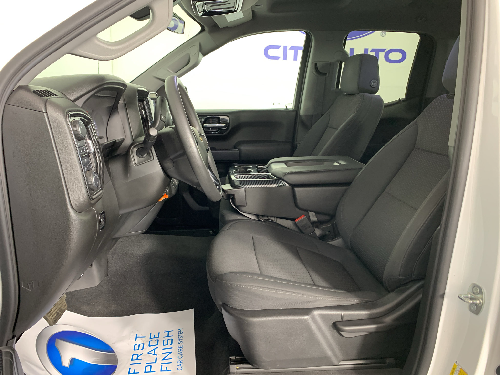 Used 2020 Chevrolet Silverado 1500 Custom w/ Custom Value Package AWD/4WD image 14