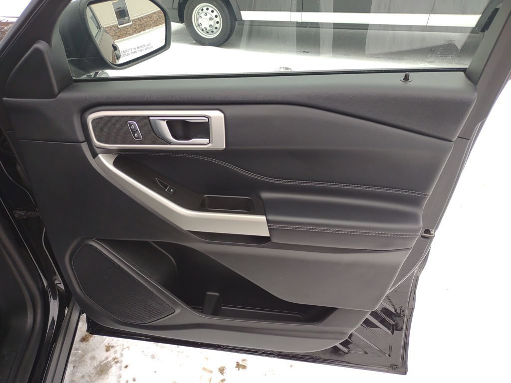 Used 2022 Ford Explorer XLT w/ Equipment Group 202A image 39