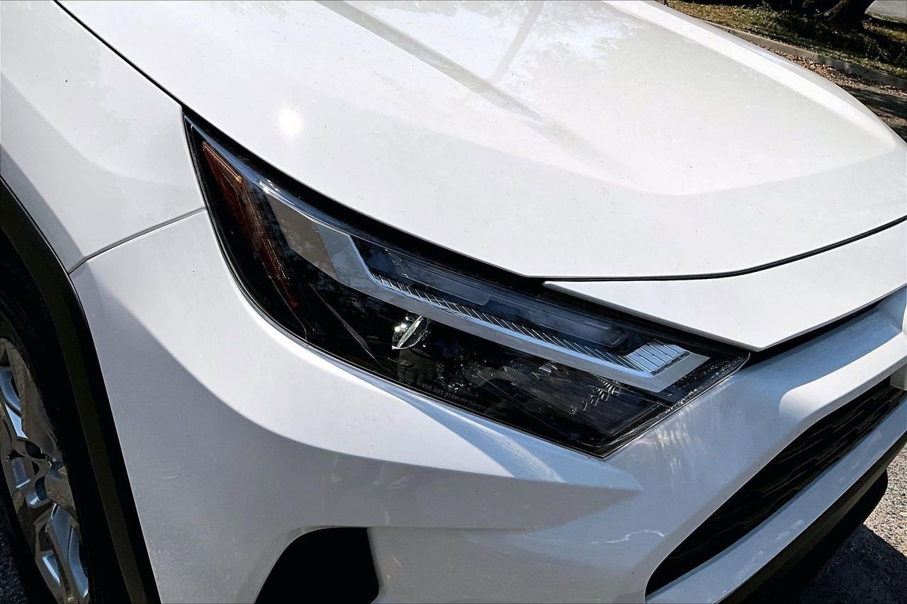 Used 2025 Toyota RAV4 XLE w/ Convenience Package image 33