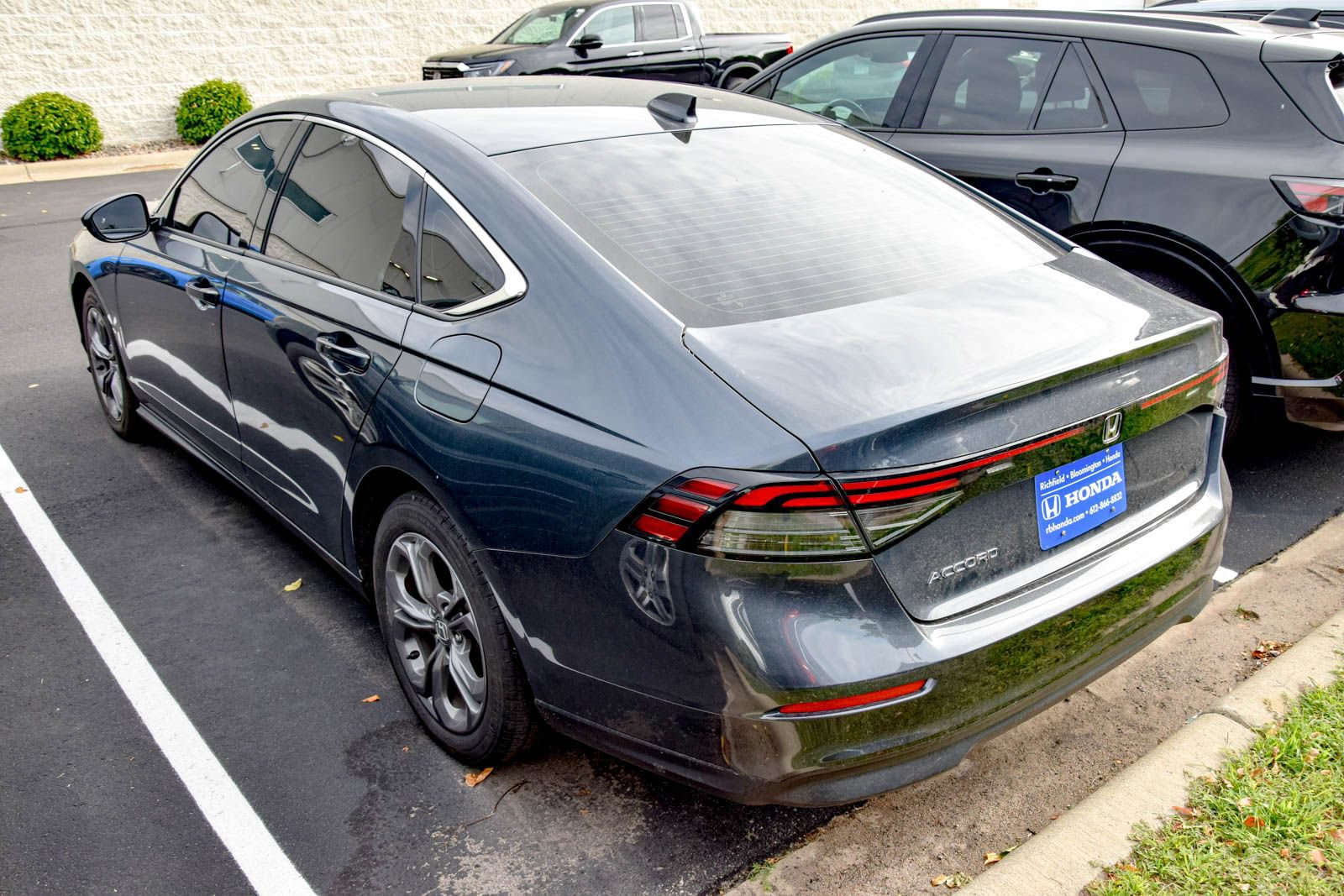 Used 2023 Honda Accord EX image 7