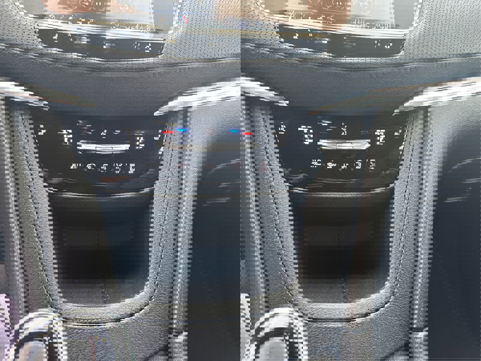 New 2024 Cadillac XT5 Luxury image 27