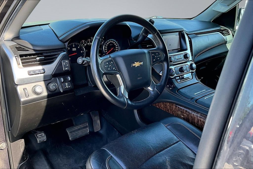 Used 2017 Chevrolet Suburban Premier AWD/4WD image 4