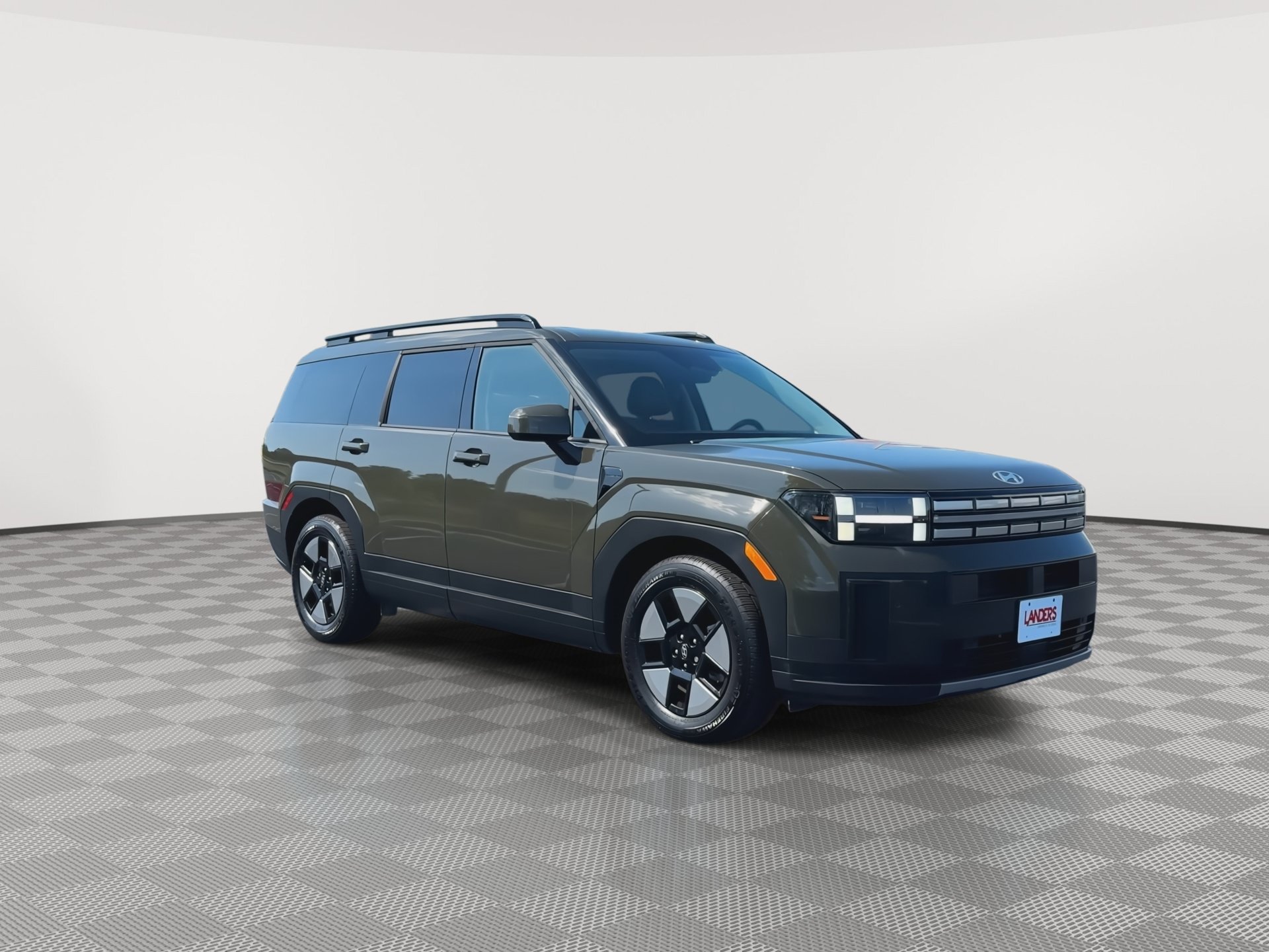 Used 2025 Hyundai Santa Fe SEL FWD image 2