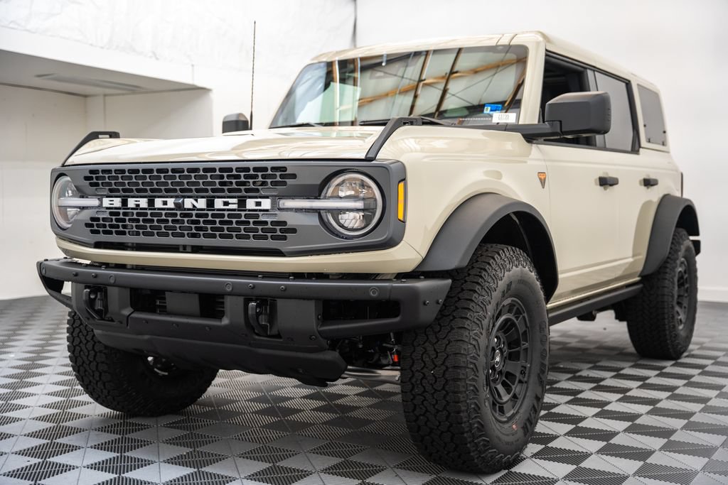 New 2026 Ford Bronco Badlands AWD/4WD image 3