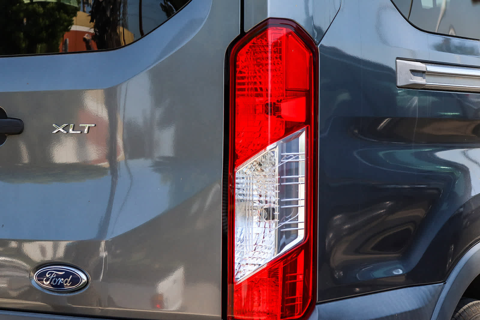 Used 2015 Ford Transit 350 XLT RWD image 7