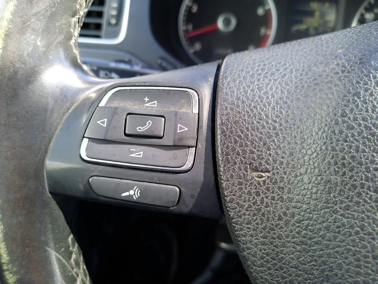 Used 2012 Volkswagen Jetta SEL FWD image 8