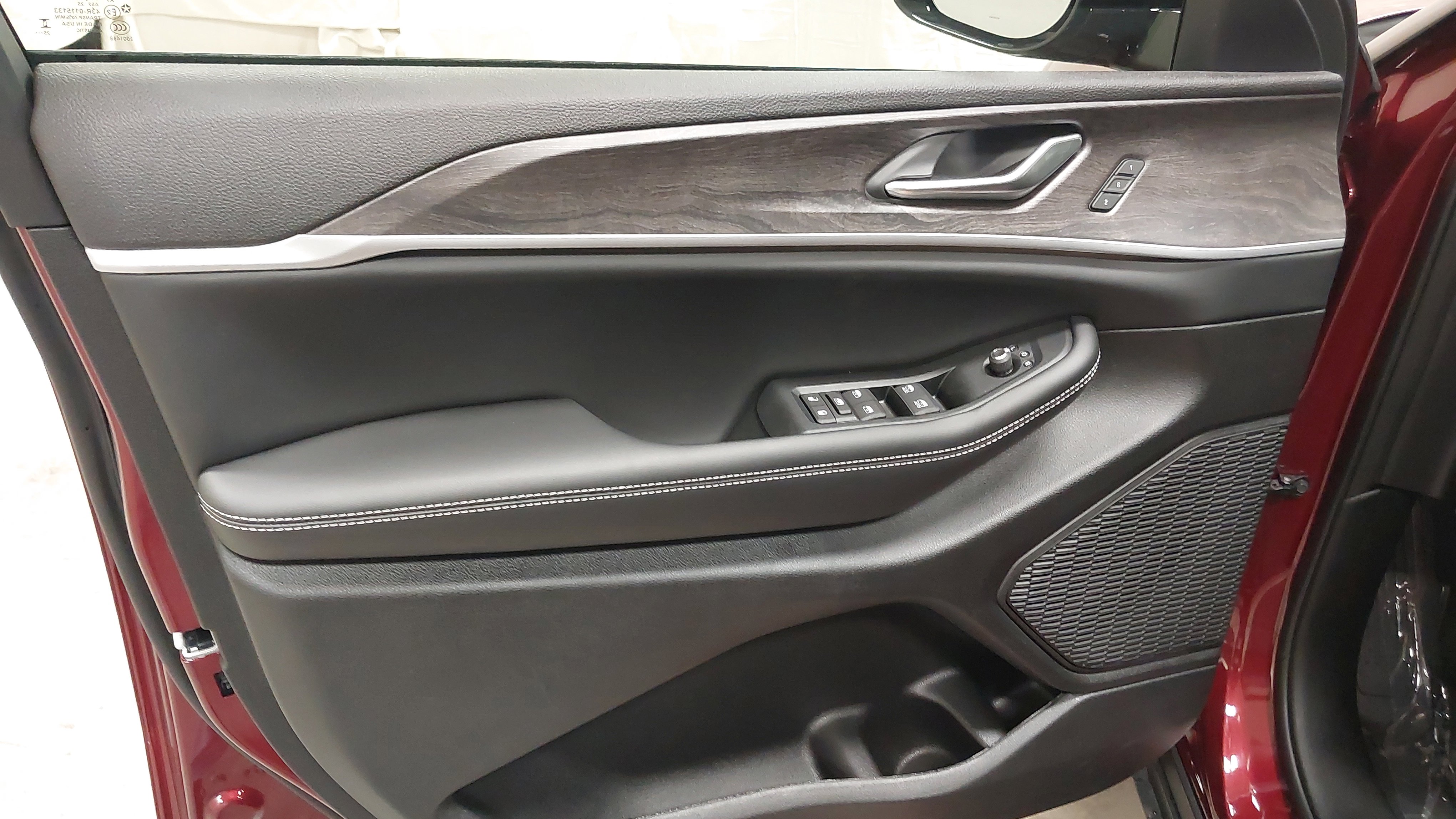 New 2025 Jeep Grand Cherokee L Limited image 24