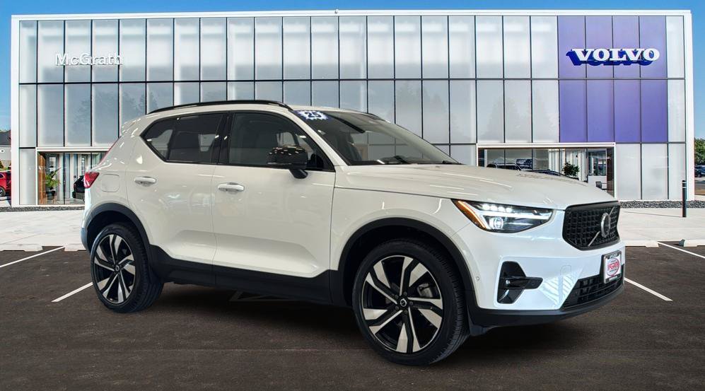 Used 2025 Volvo XC40 B5 Ultra