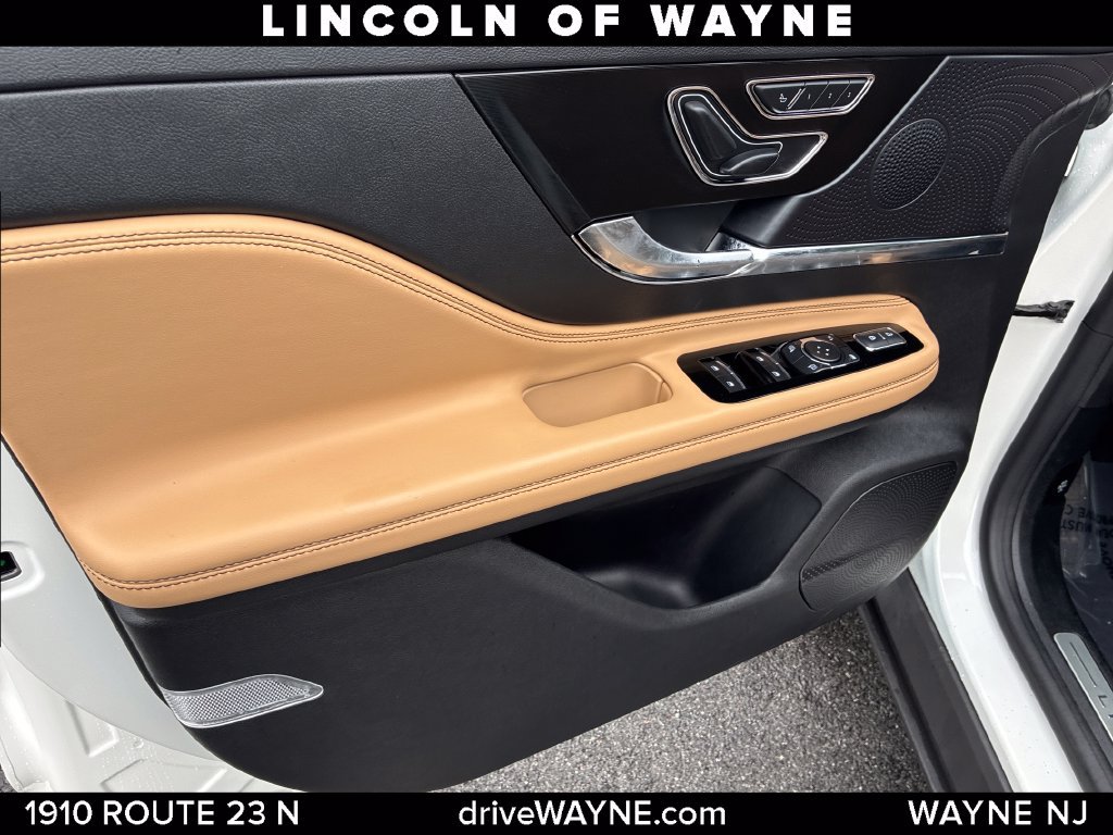 Certified 2023 Lincoln Corsair Reserve FWD image 13