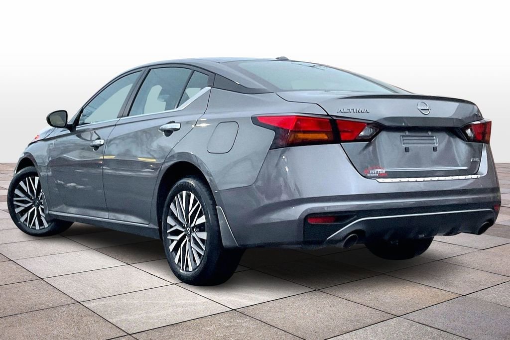 Used 2023 Nissan Altima 2.5 SV w/ SV Premium Package image 11