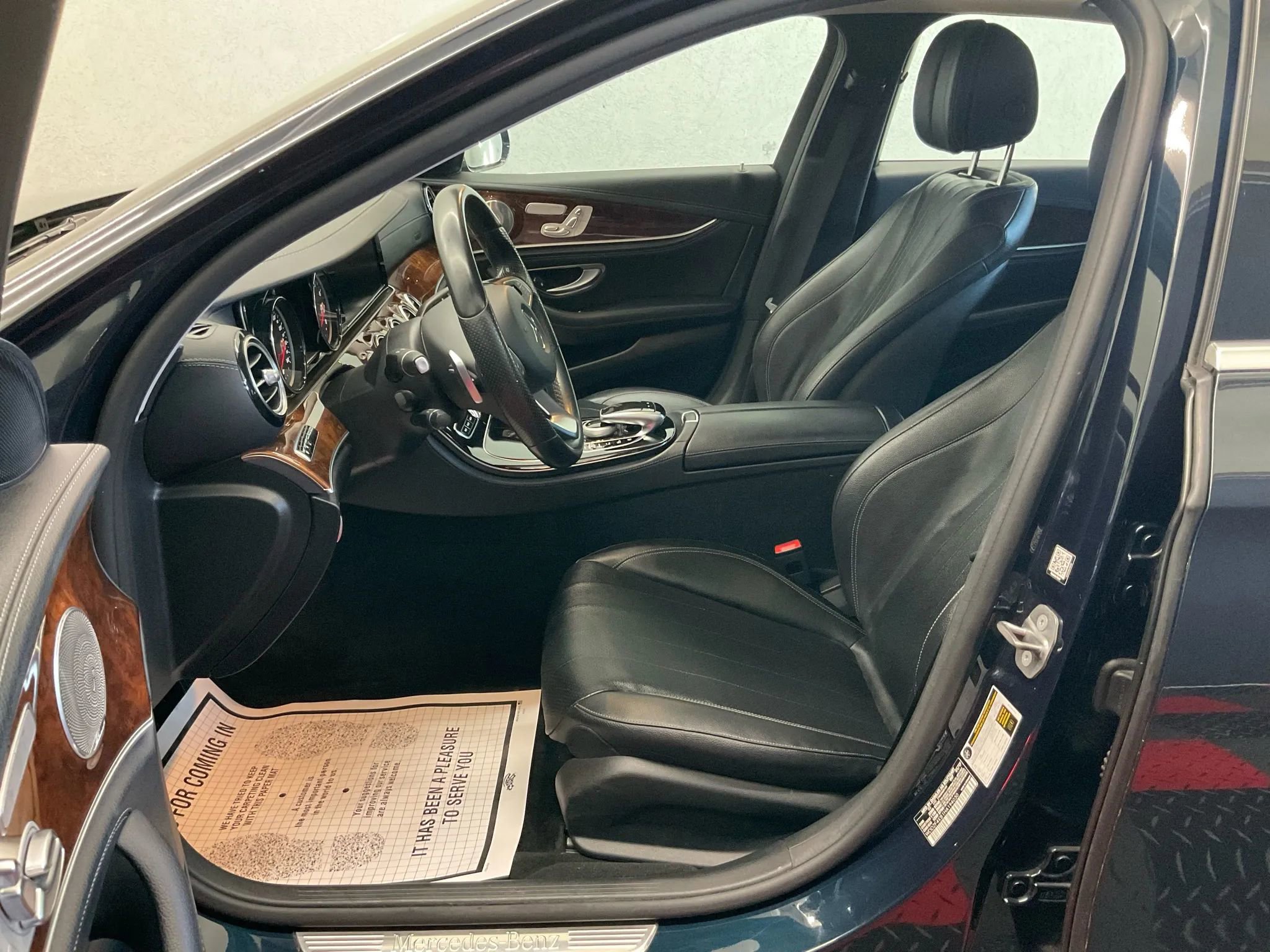 Used 2017 Mercedes-Benz E 300 4MATIC image 9