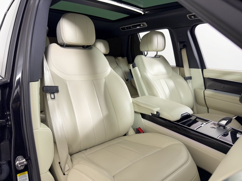 Used 2024 Land Rover Range Rover SE AWD/4WD image 30