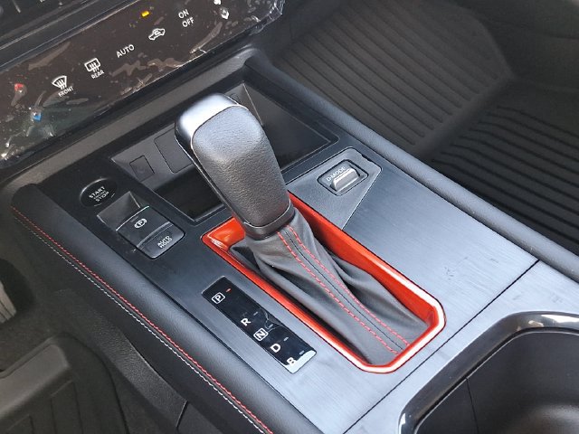 New 2027 Nissan Kicks SR AWD/4WD image 24