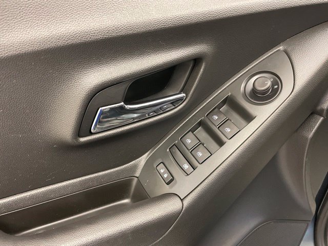 Used 2021 Chevrolet Trax LT FWD image 15