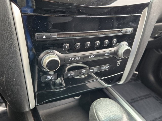 Used 2014 Nissan Pathfinder S image 20