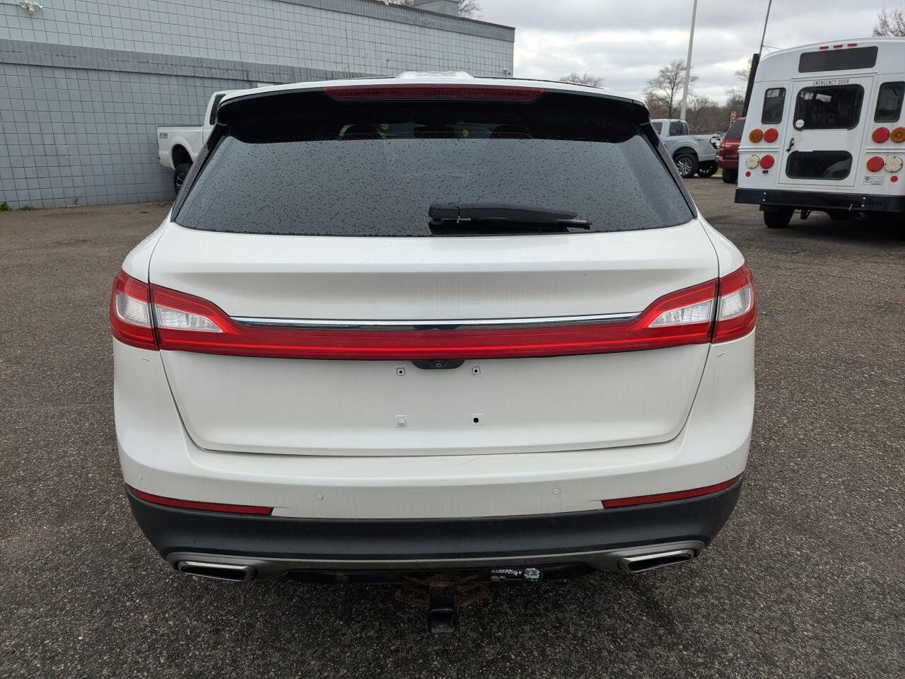 Used 2017 Lincoln MKX Reserve w/ Driver Assistance Package image 6