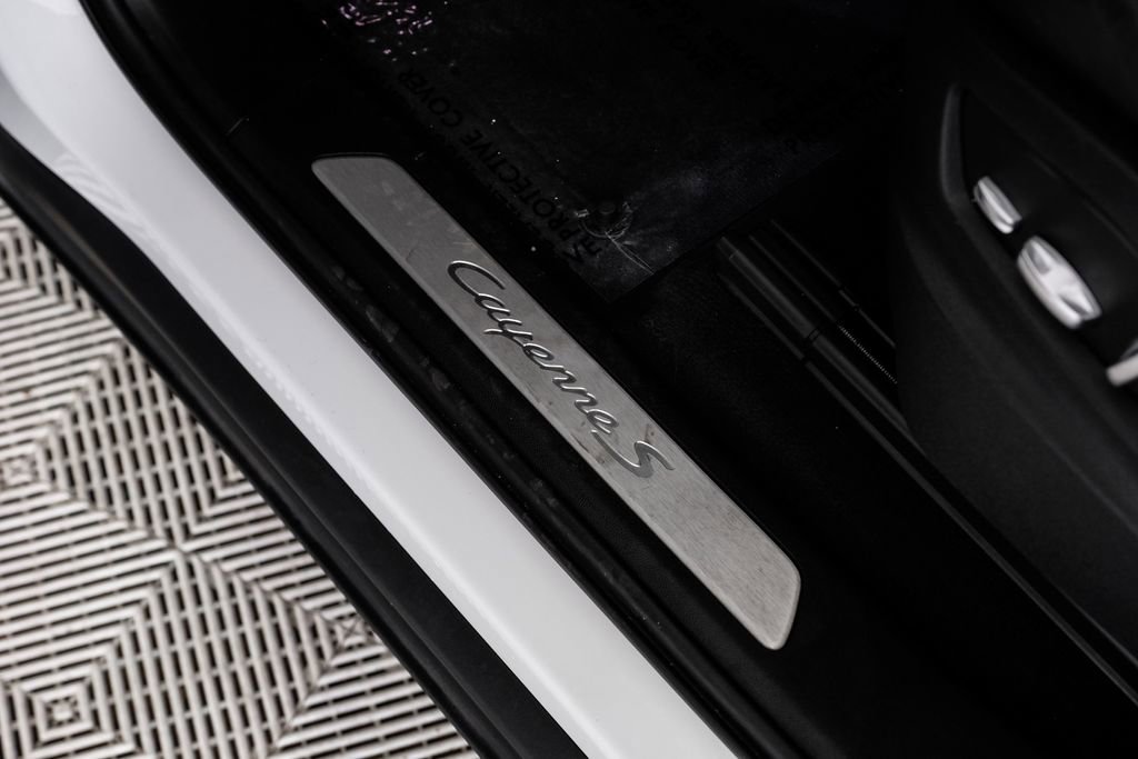 Used 2019 Porsche Cayenne S image 37
