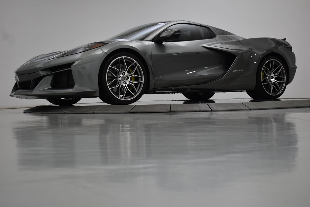Used 2024 Chevrolet Corvette Z06 RWD image 26