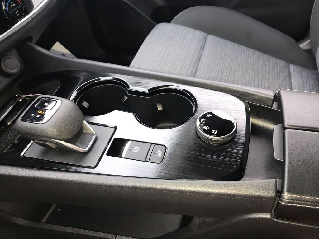 Used 2023 Nissan Rogue SV image 20