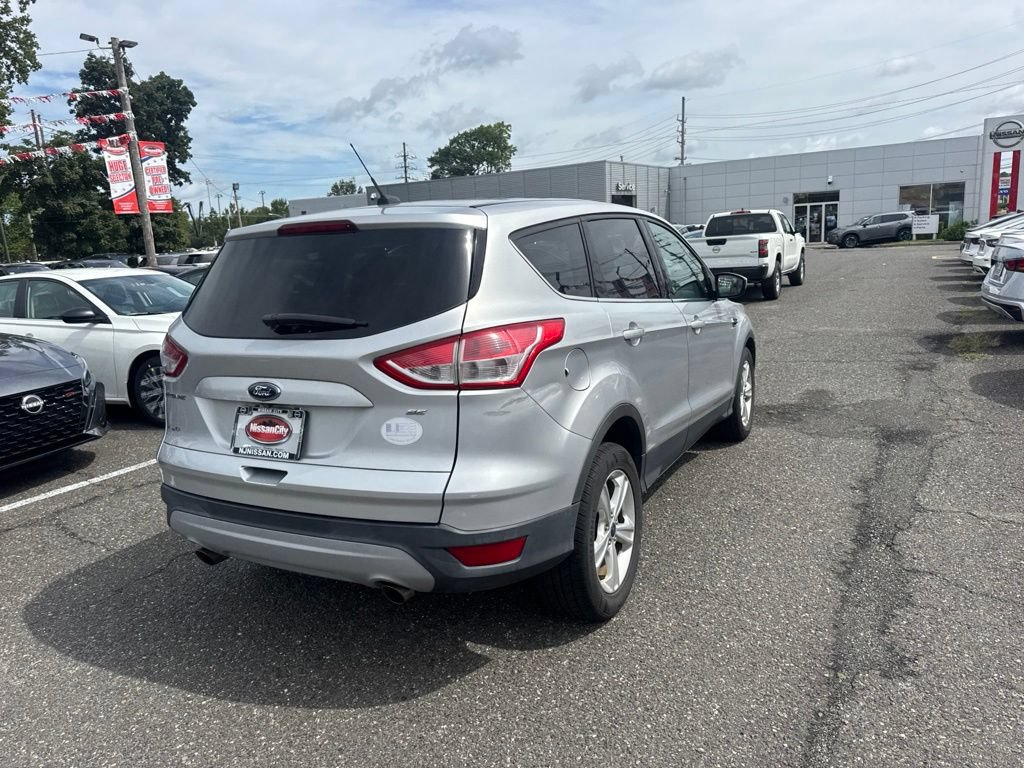 Used 2015 Ford Escape SE FWD image 4
