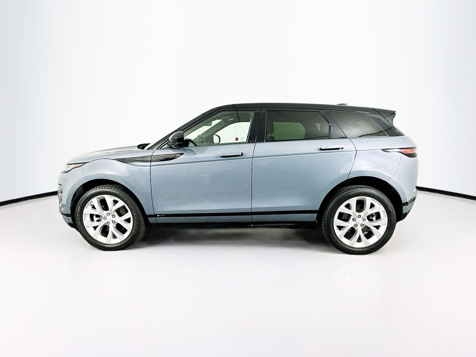 Used 2021 Land Rover Range Rover Evoque R-Dynamic S AWD/4WD image 4