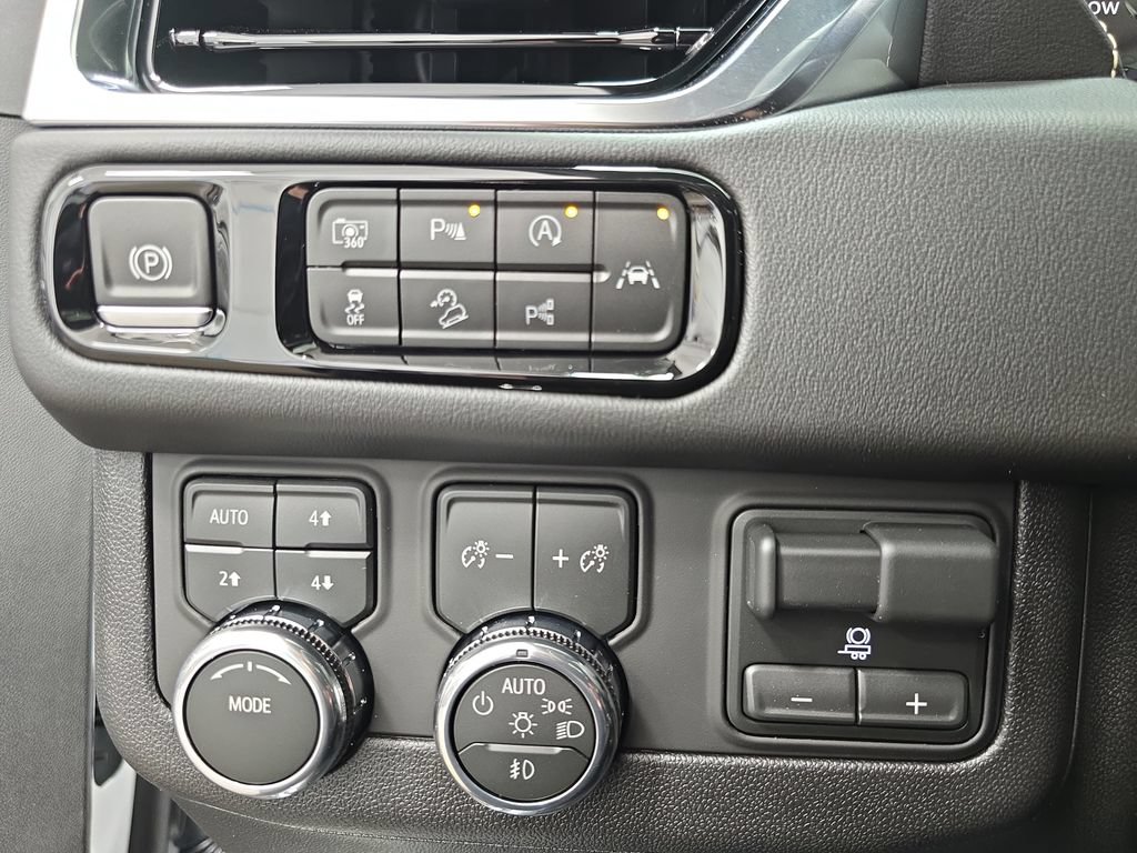 New 2026 GMC Yukon Elevation w/ Elevation Premium Package AWD/4WD image 31