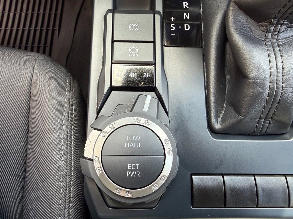 Used 2025 Toyota Tacoma SR5 AWD/4WD image 23