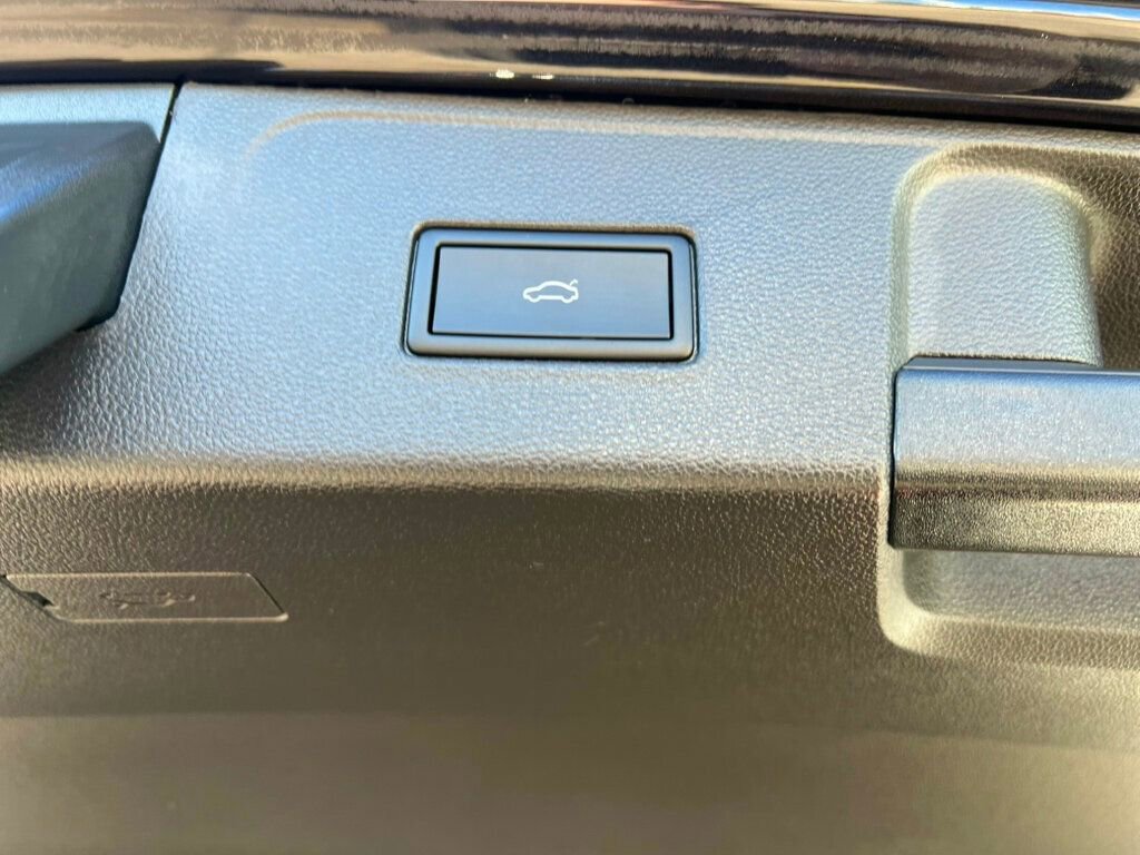 Used 2024 Volkswagen Atlas SEL image 9