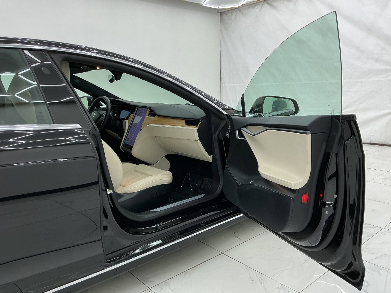 Used 2021 Tesla Model S Long Range Plus AWD/4WD image 17
